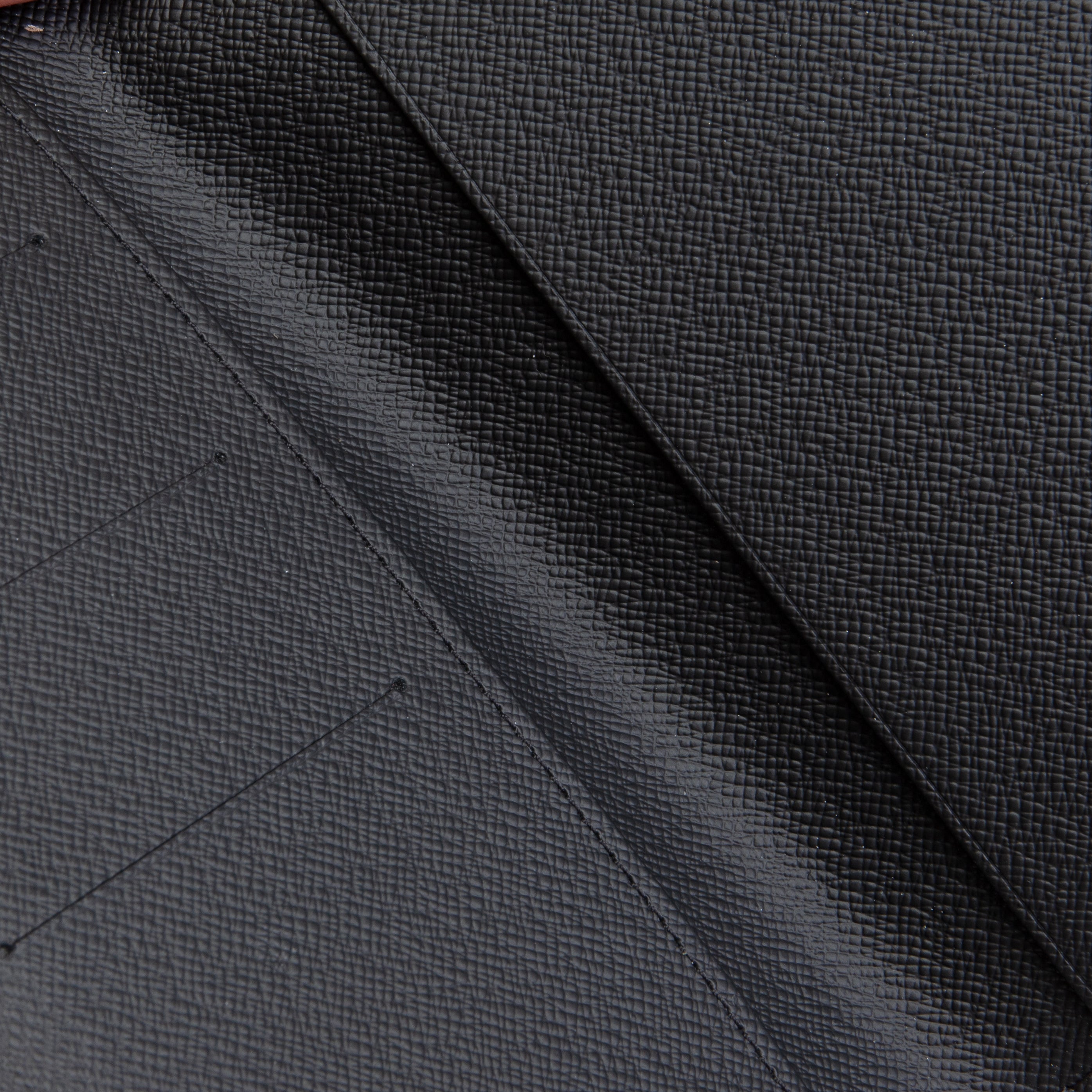 LOUIS VUITTON Damier Graphite Discovery Slim Wallet