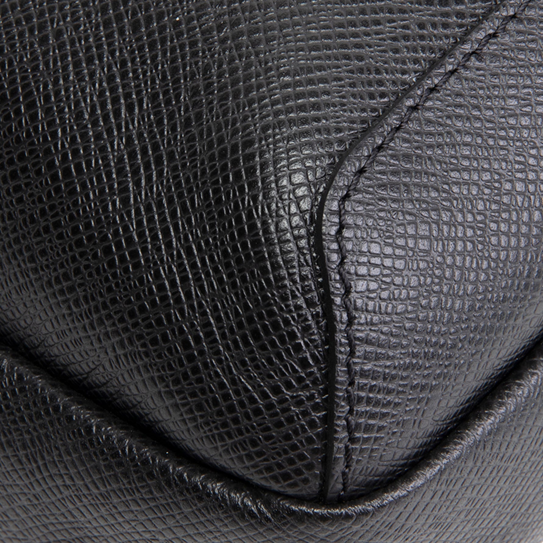 LOUIS VUITTON Taiga Avenue Sling - Black