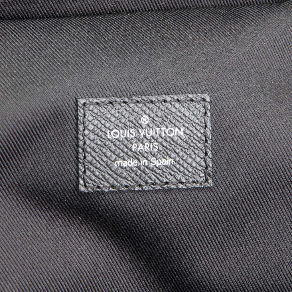 LOUIS VUITTON Taiga Avenue Sling - Black