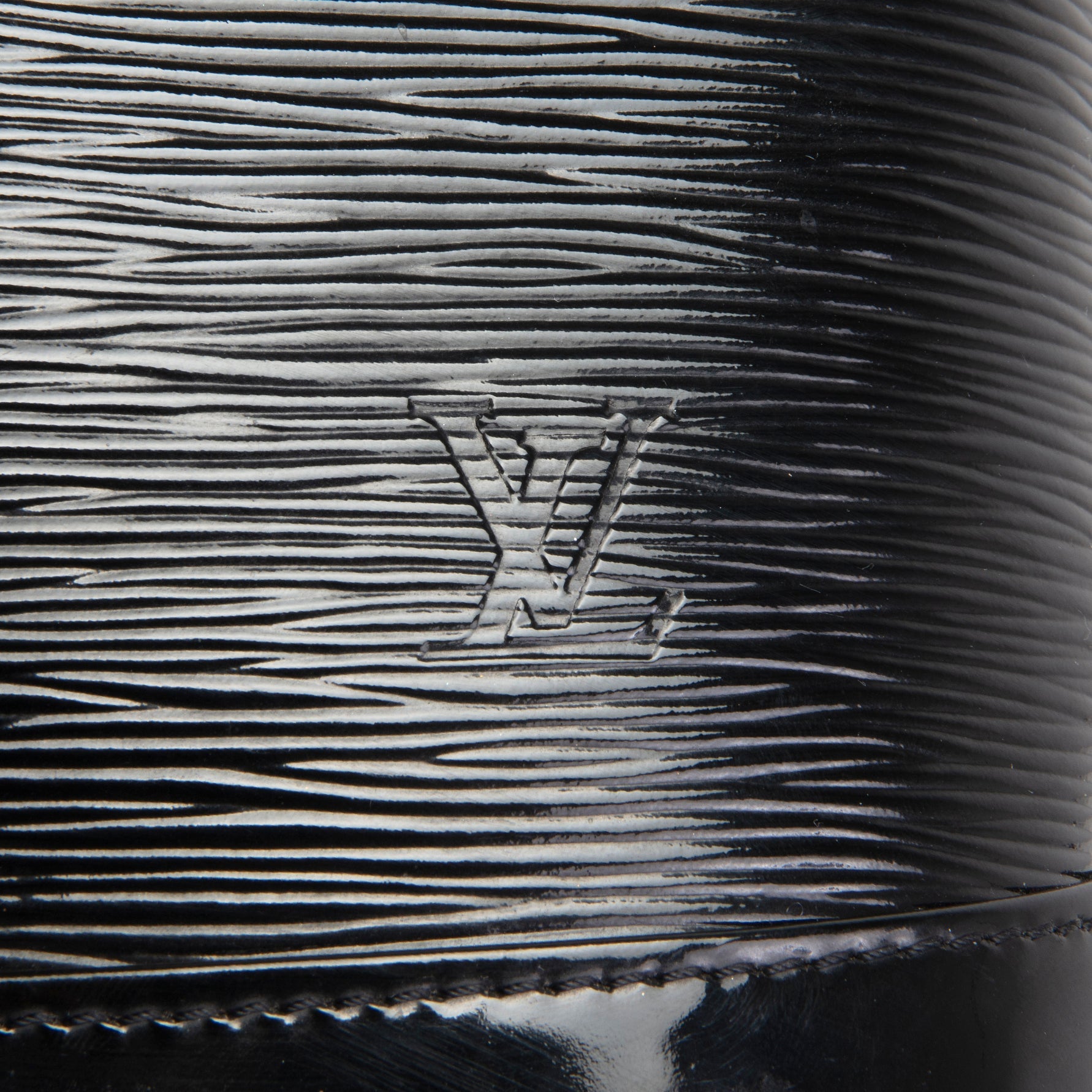 LOUIS VUITTON Electric Epi Leather Alma PM - Black