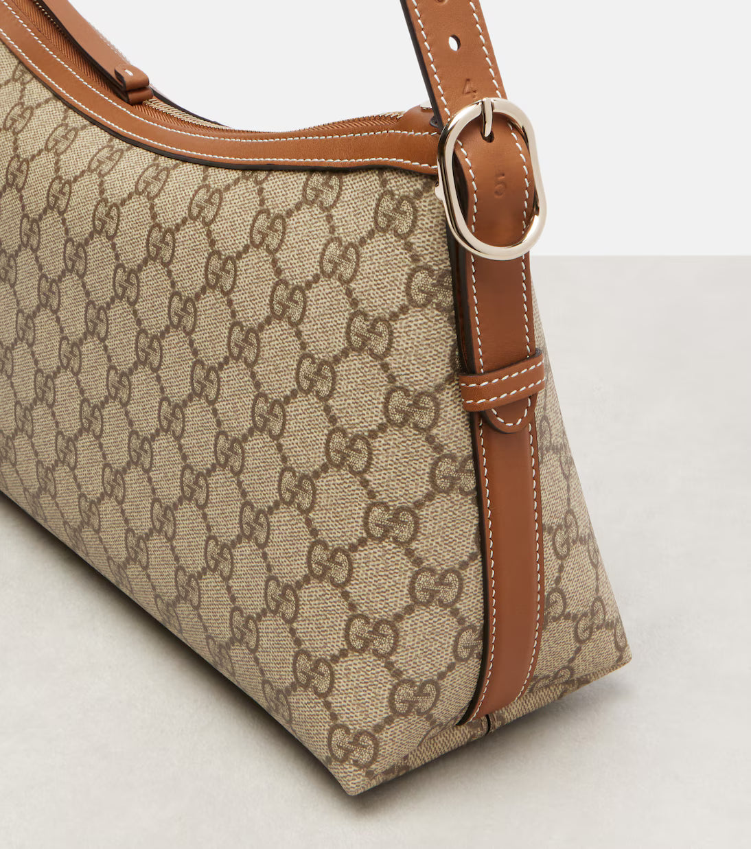 Gucci GG Emblem Medium shoulder bag 2025