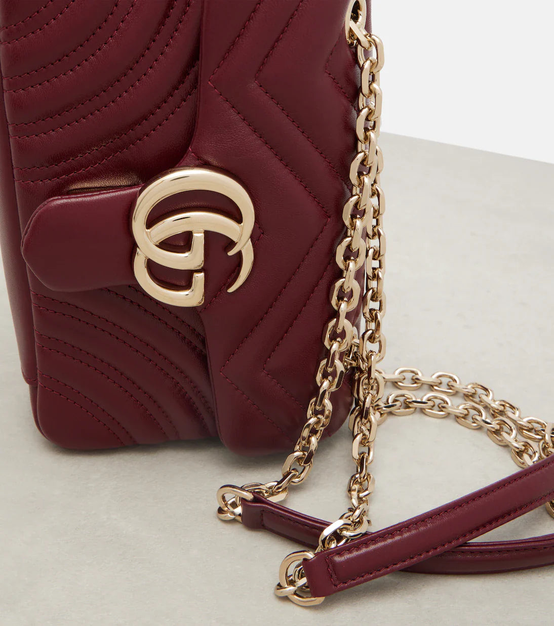 Gucci GG Marmont Small leather shoulder bag 2025