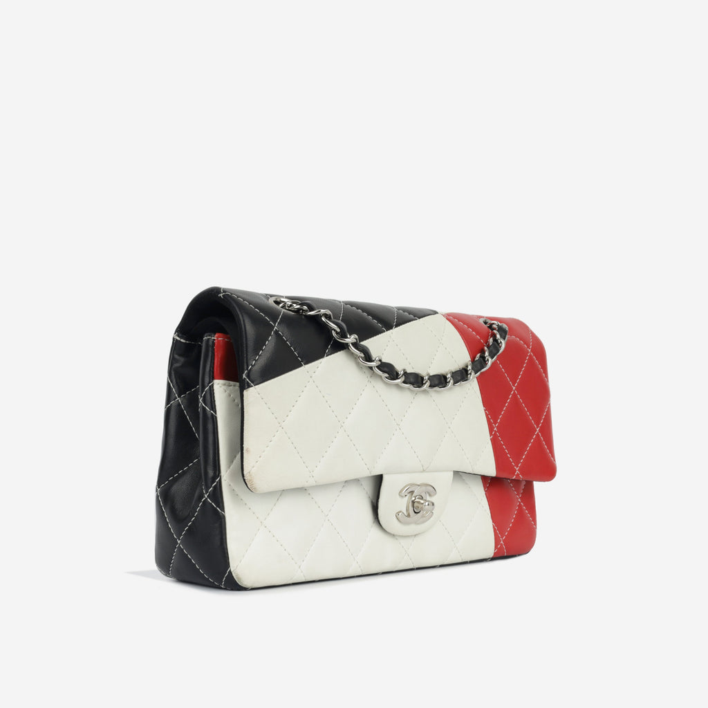 Medium Classic Flap Bag