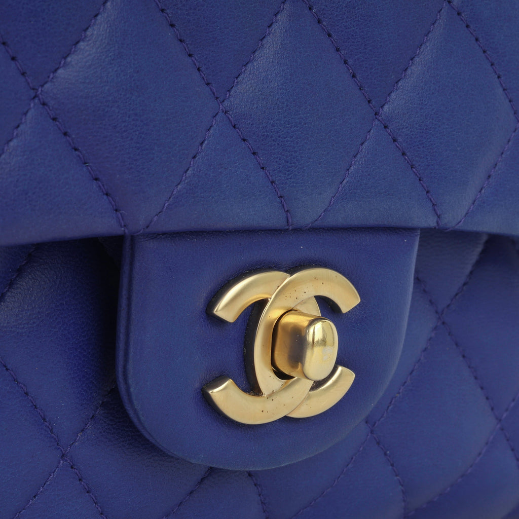 Medium Classic Flap