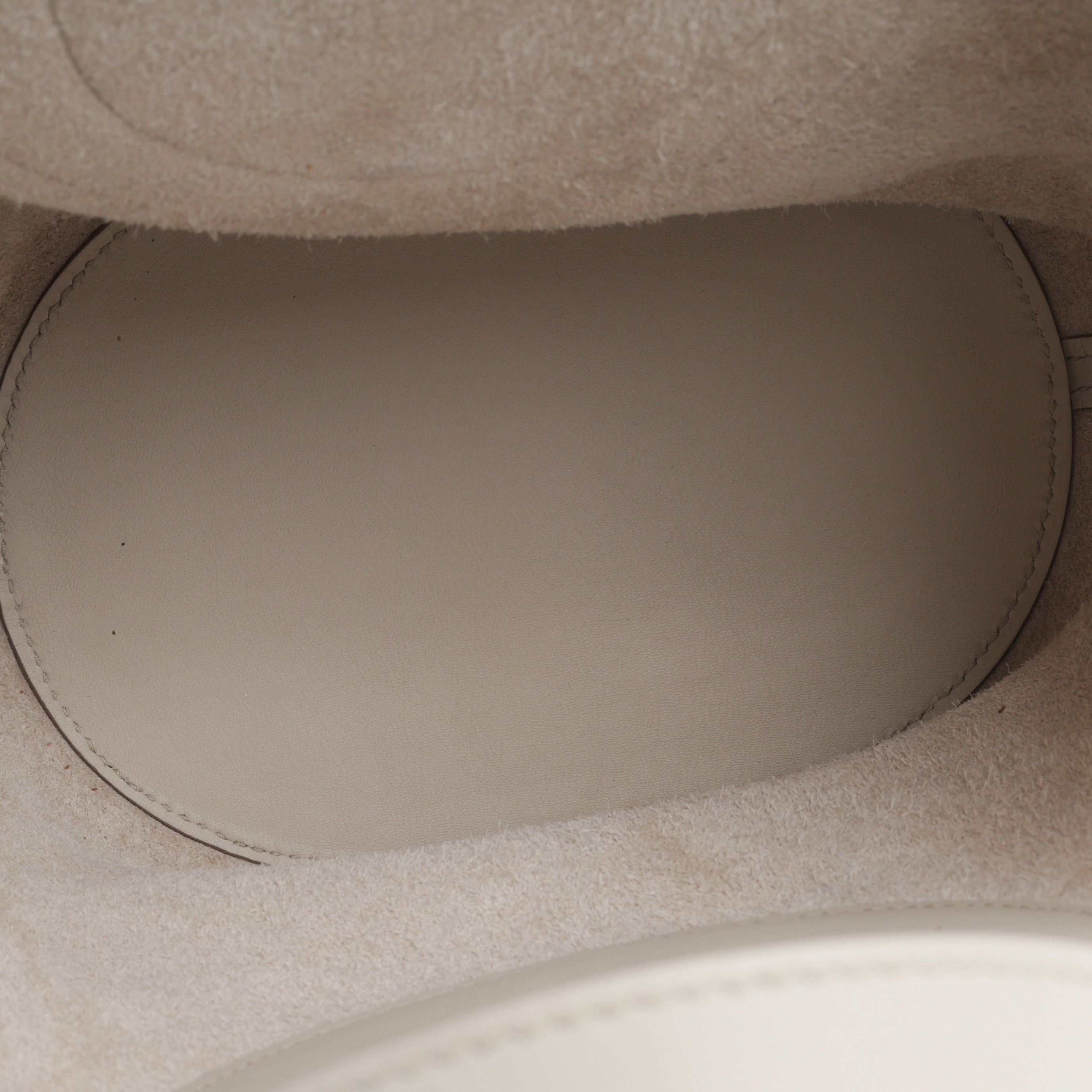 Hermès In-The-Loop 18 Bag - Beton Clemence/Swift | Gold Hardware