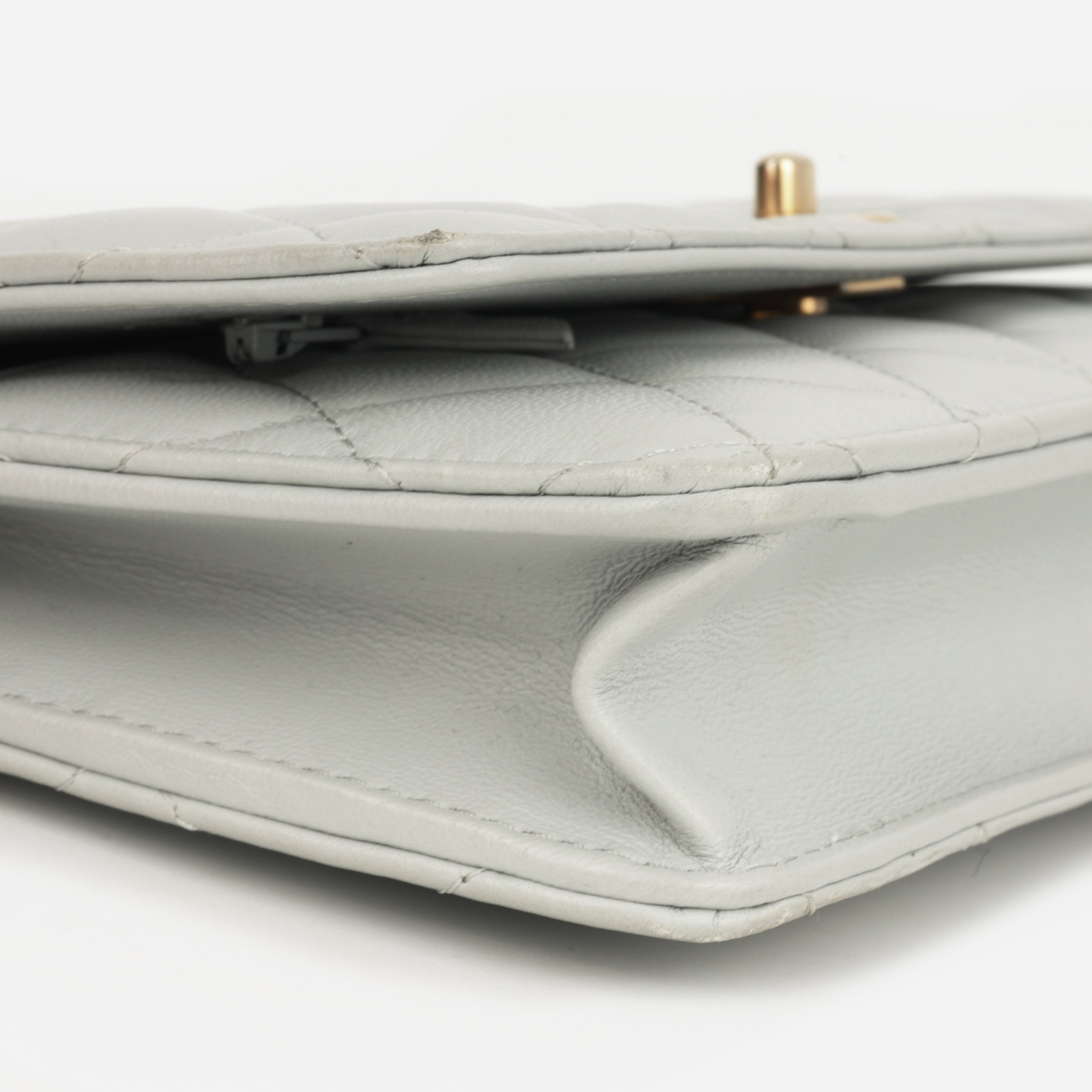 Pearl Crush Wallet On Chain - Grey Lambskin | Gold Hardware
