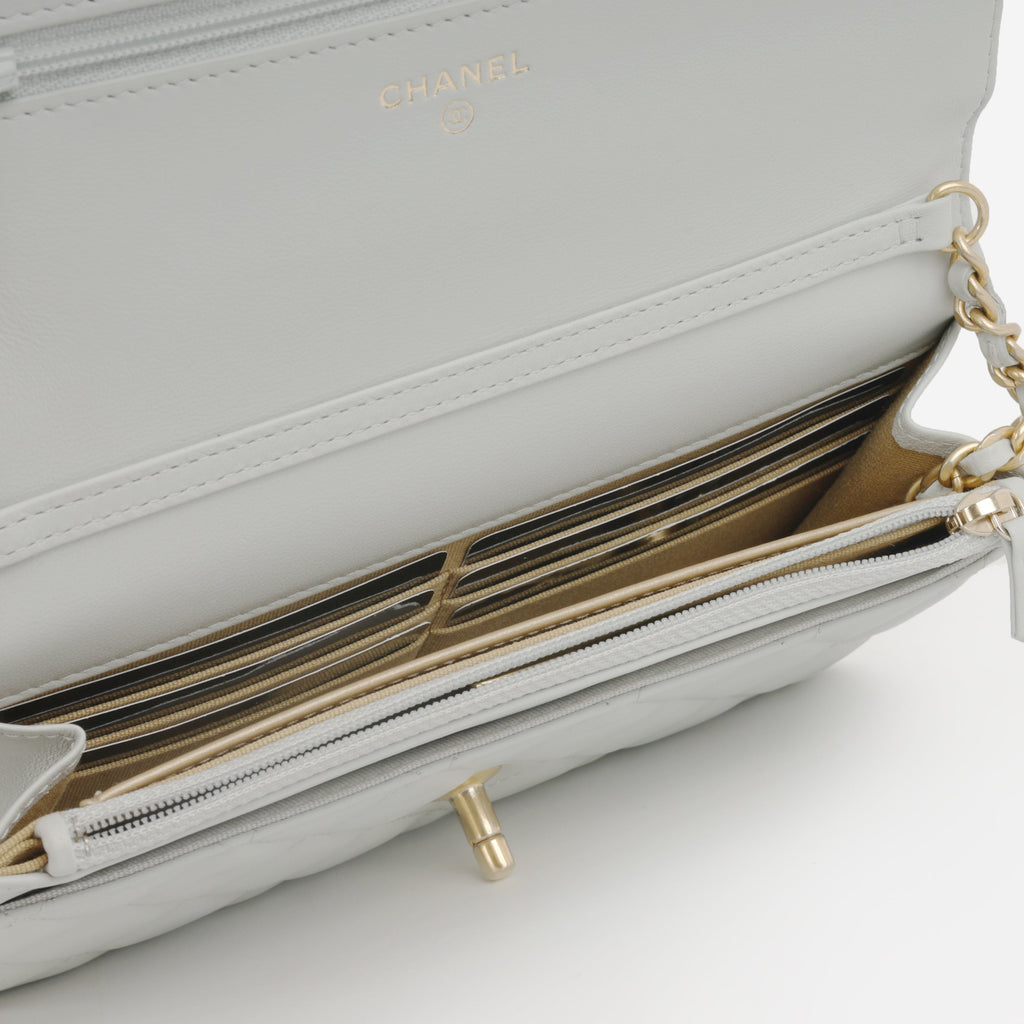Pearl Crush Wallet On Chain - Grey Lambskin | Gold Hardware
