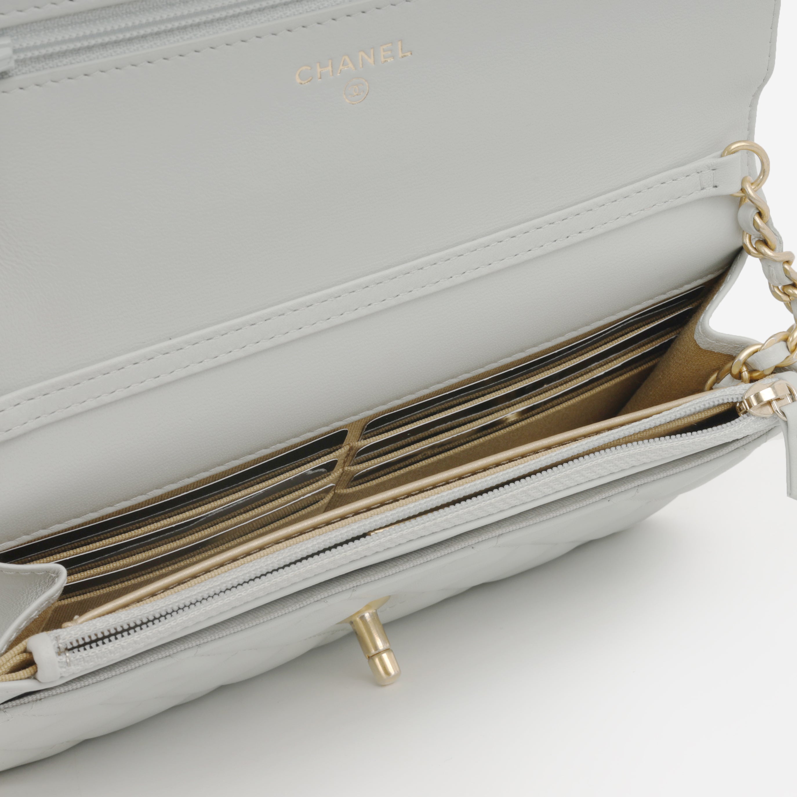 Pearl Crush Wallet On Chain - Grey Lambskin | Gold Hardware