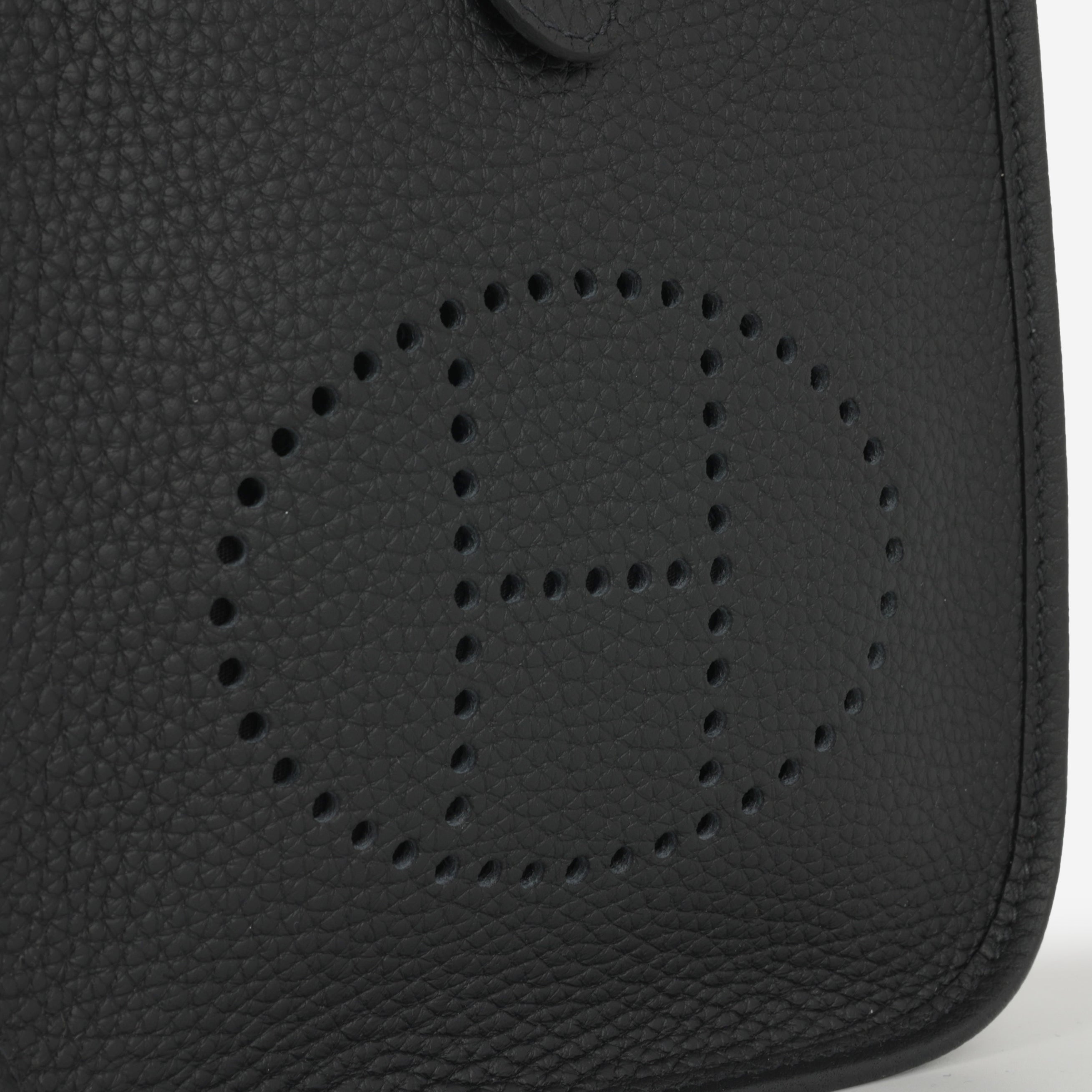 Hermès Mini Evelyne 16 - Black Clemence | Palladium Hardware