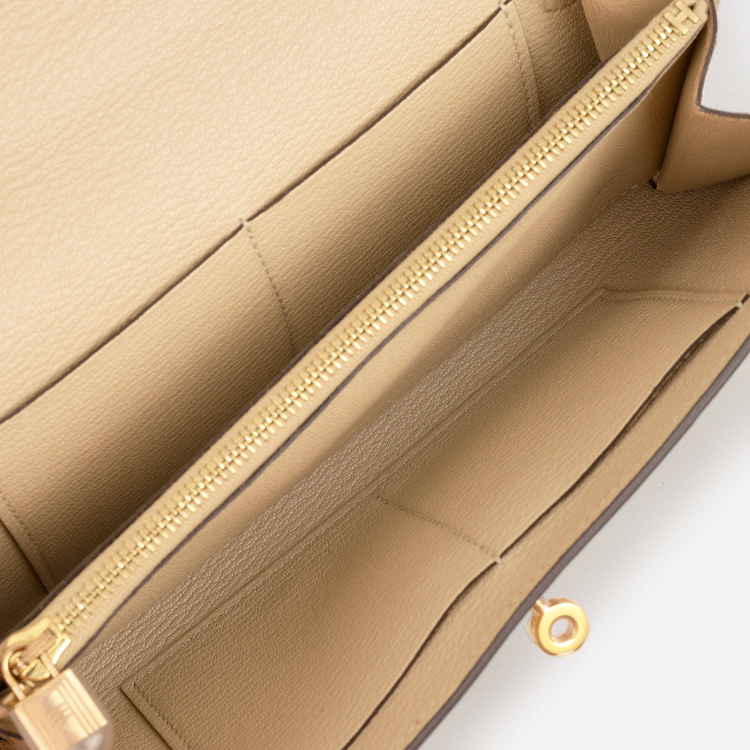 Hermès Kelly To Go - Parchemin Ostrich | Gold Hardware