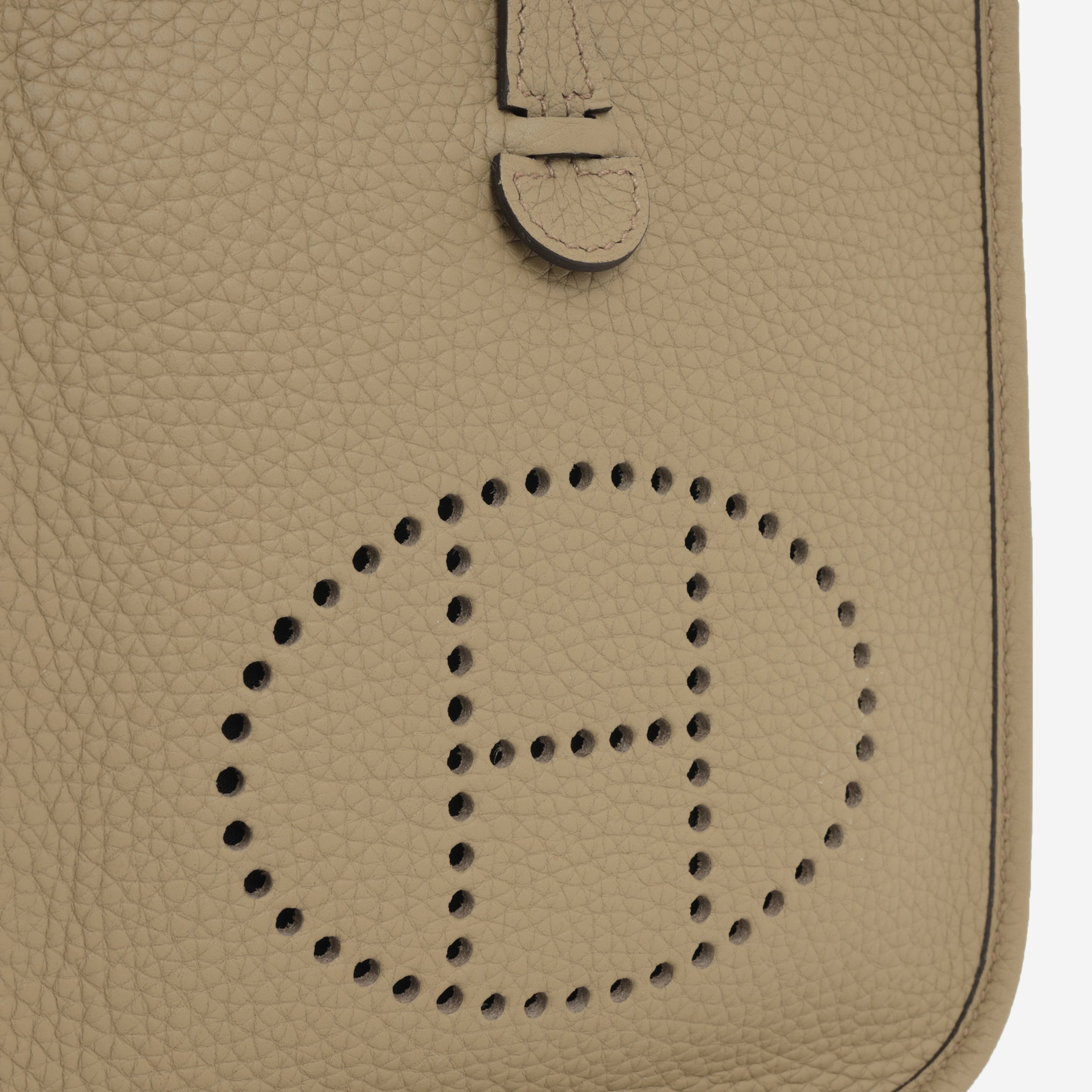 Hermès Mini Evelyne 16 - Beige Marfa Clemence / Gris Pale & Beige Marfa Strap | Palladium Hardware