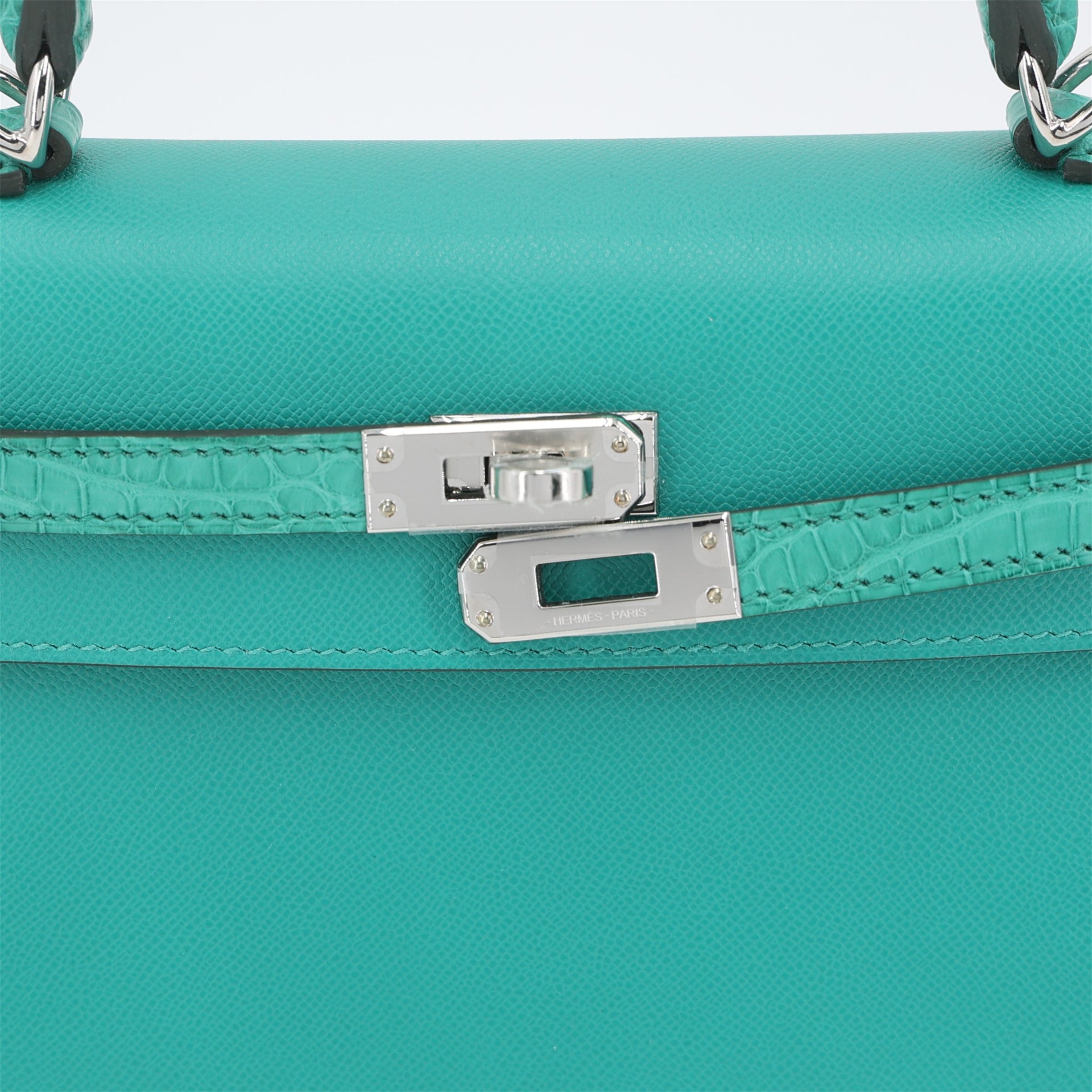 HERMÈS Kelly 25 Sellier Touch Vert Jade (O6) Madame Alligator Palladium hardware W (2024)