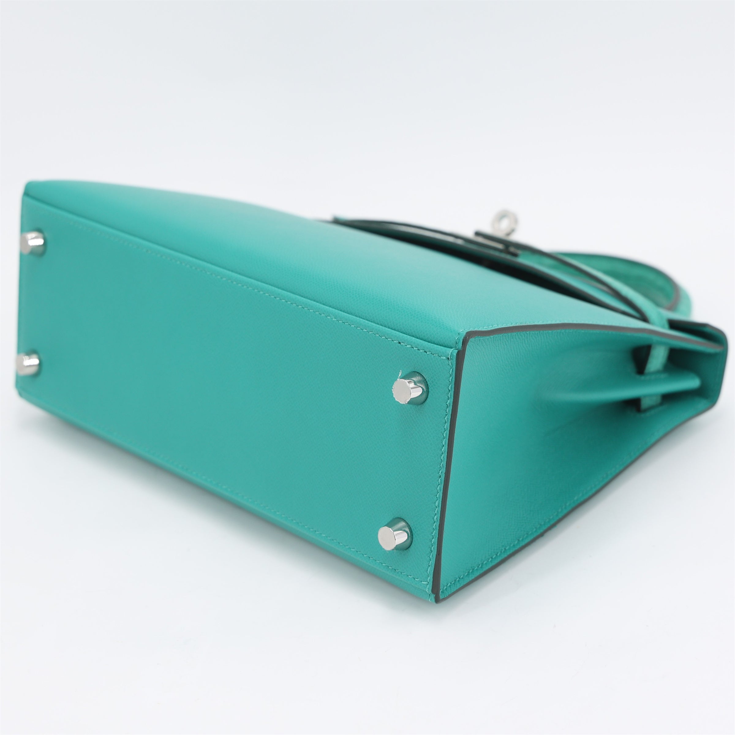 HERMÈS Kelly 25 Sellier Touch Vert Jade (O6) Madame Alligator Palladium hardware W (2024)