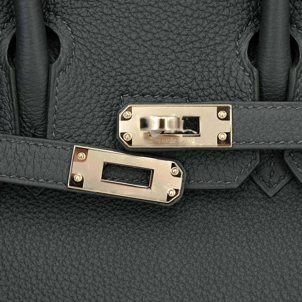 HERMÈS Birkin 25 Vert Mangrove (Q0) Togo Permabrass hardware K (2025)
