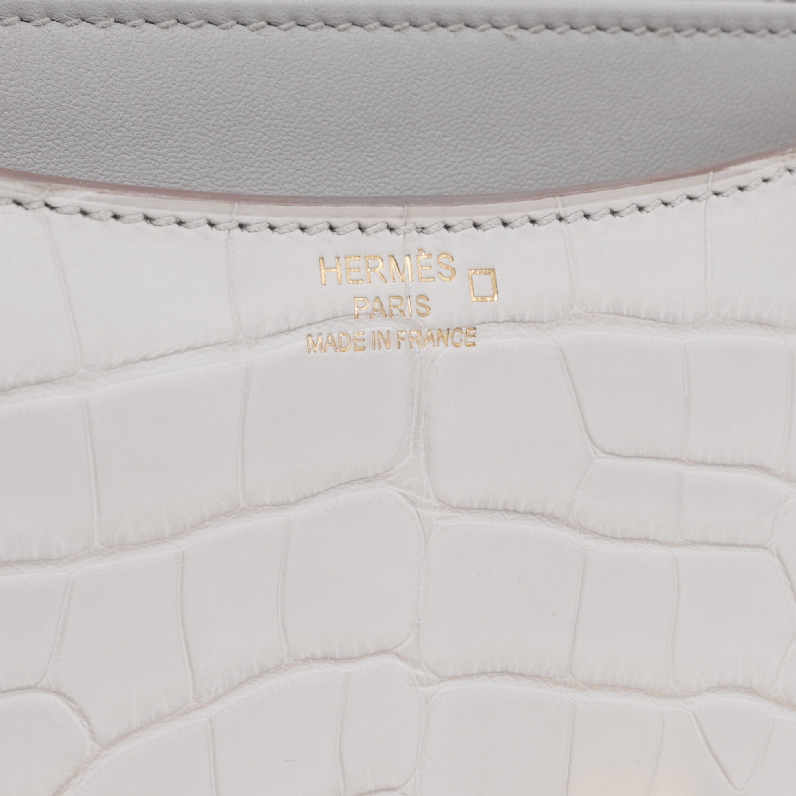 Hermès Constance 18 - Beton Alligator |  Gold Hardware